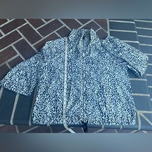 Stylish Hurley Womens Cropped Fit Windbraker Jacket